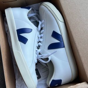 Veja esplar leather shoes